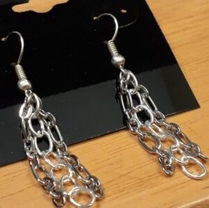 Pierced Silver Metal Chain Earrings Q129